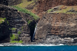 Na Pali Coast Waterfall   Kauai Hawaii 9846